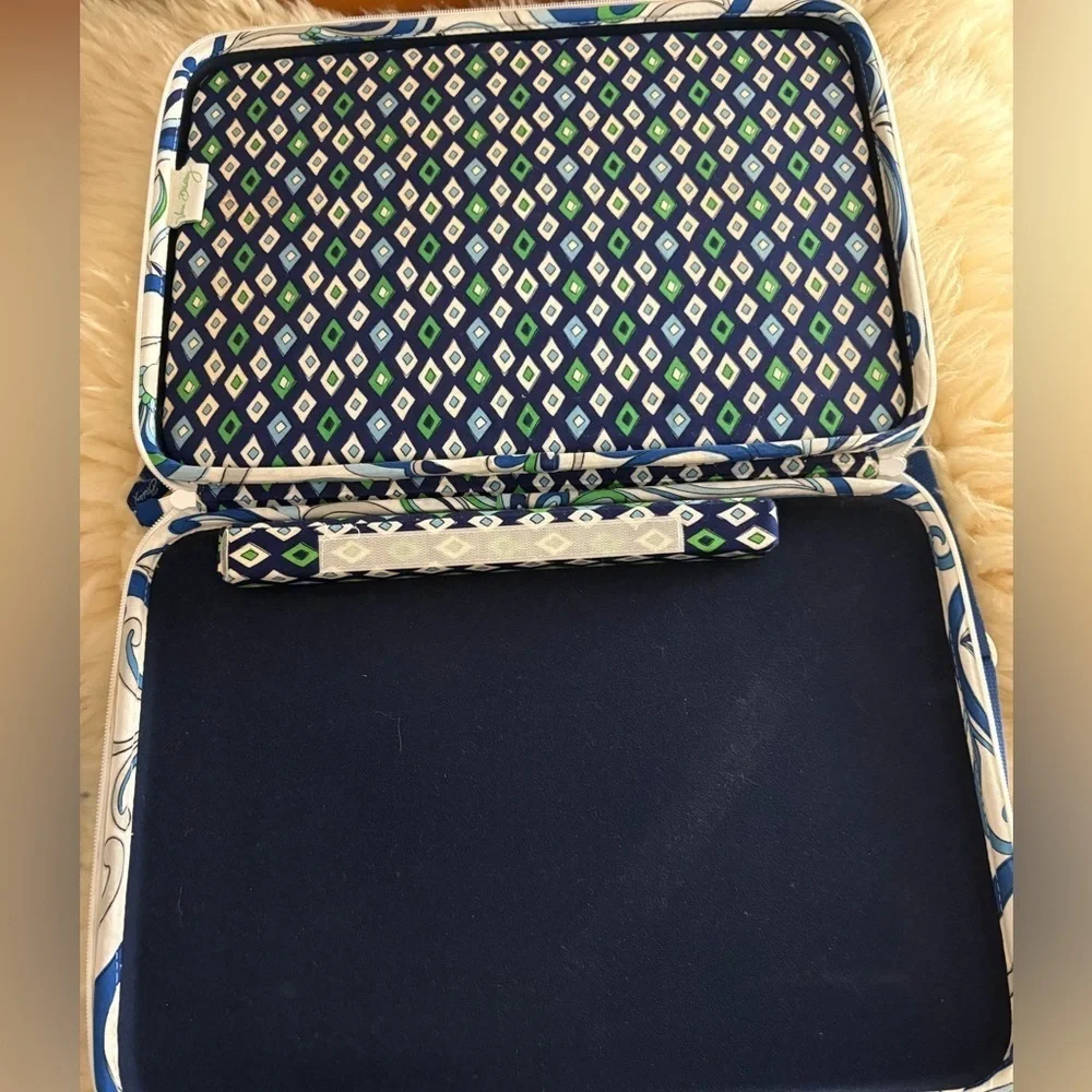 Vera Bradley ‘Betsy Mediterranean’ Blue and White Hardcase Laptop Bag